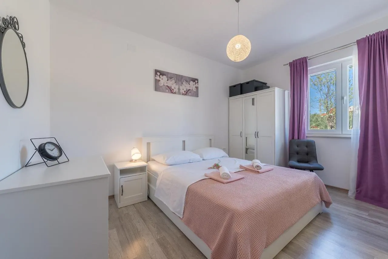 Experience Only The Best - House Kamber Biograd Na Moru 0*,