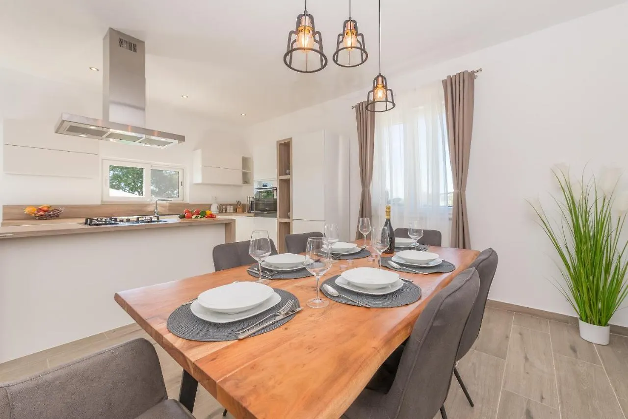 Experience Only The Best - House Kamber Biograd Na Moru Croatia
