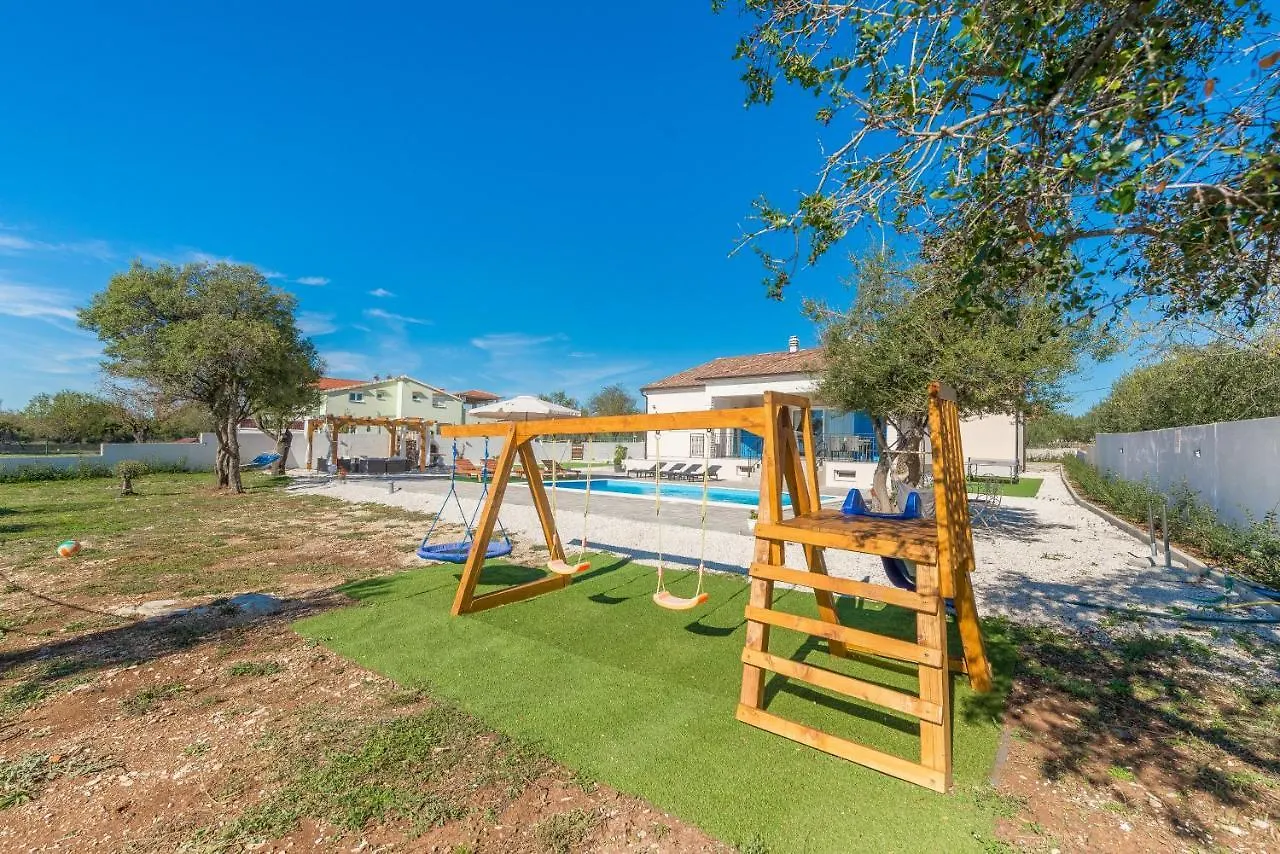 Experience Only The Best - House Kamber Biograd Na Moru 0*,